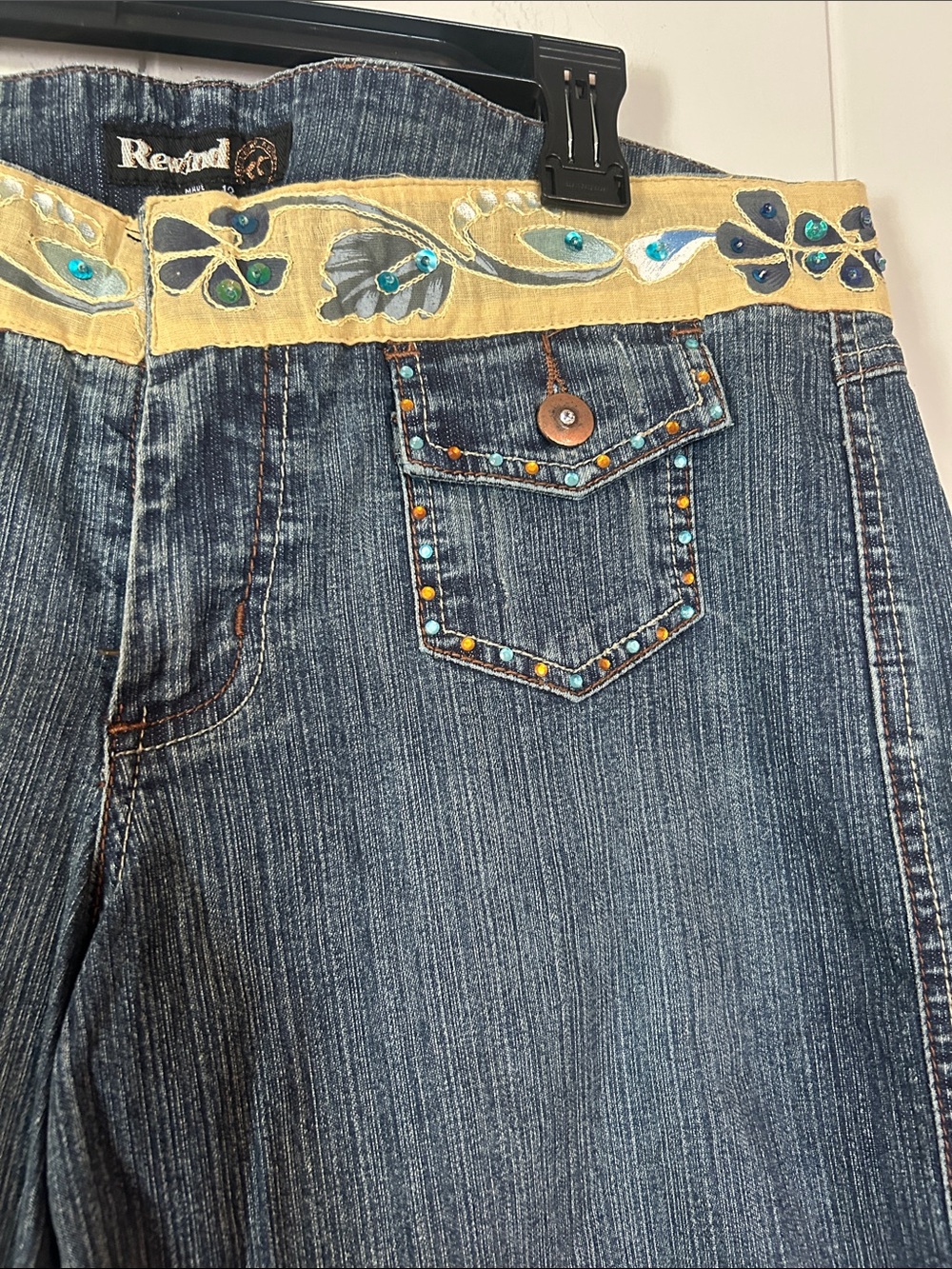 Jeans Subcategory Identification - Picture 3 of 5